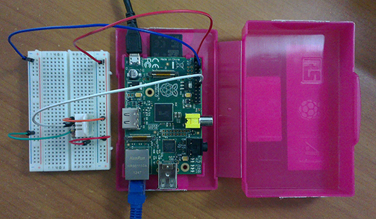 raspberry-pi-dht22-temperature-Humidity-to-twitter